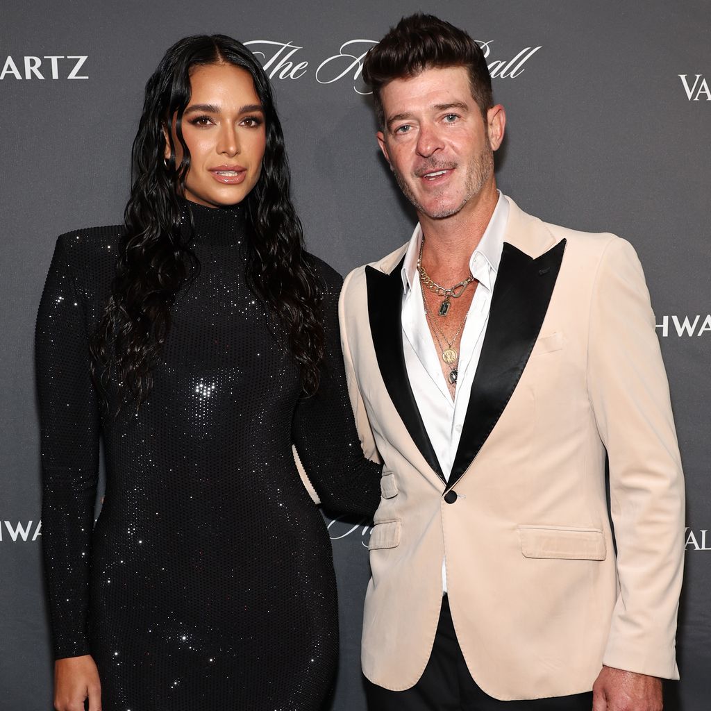 April Love Geary und Robin Thicke im Oktober 2023 in New York City