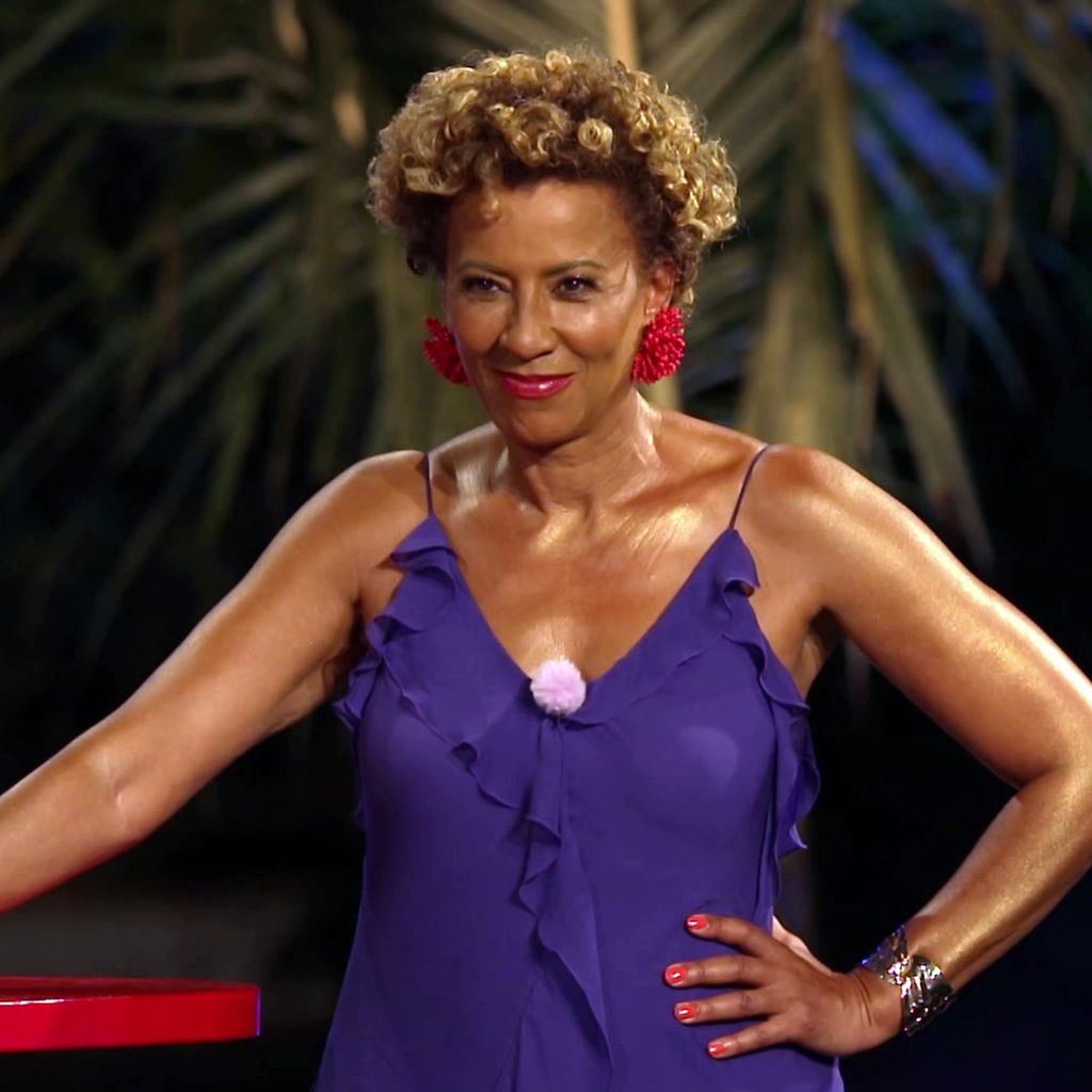 "Kampf der Realitystars"-Moderatorin Arabella Kiesbauer bei der "Stunde der Wahrheit" in Folge sechs