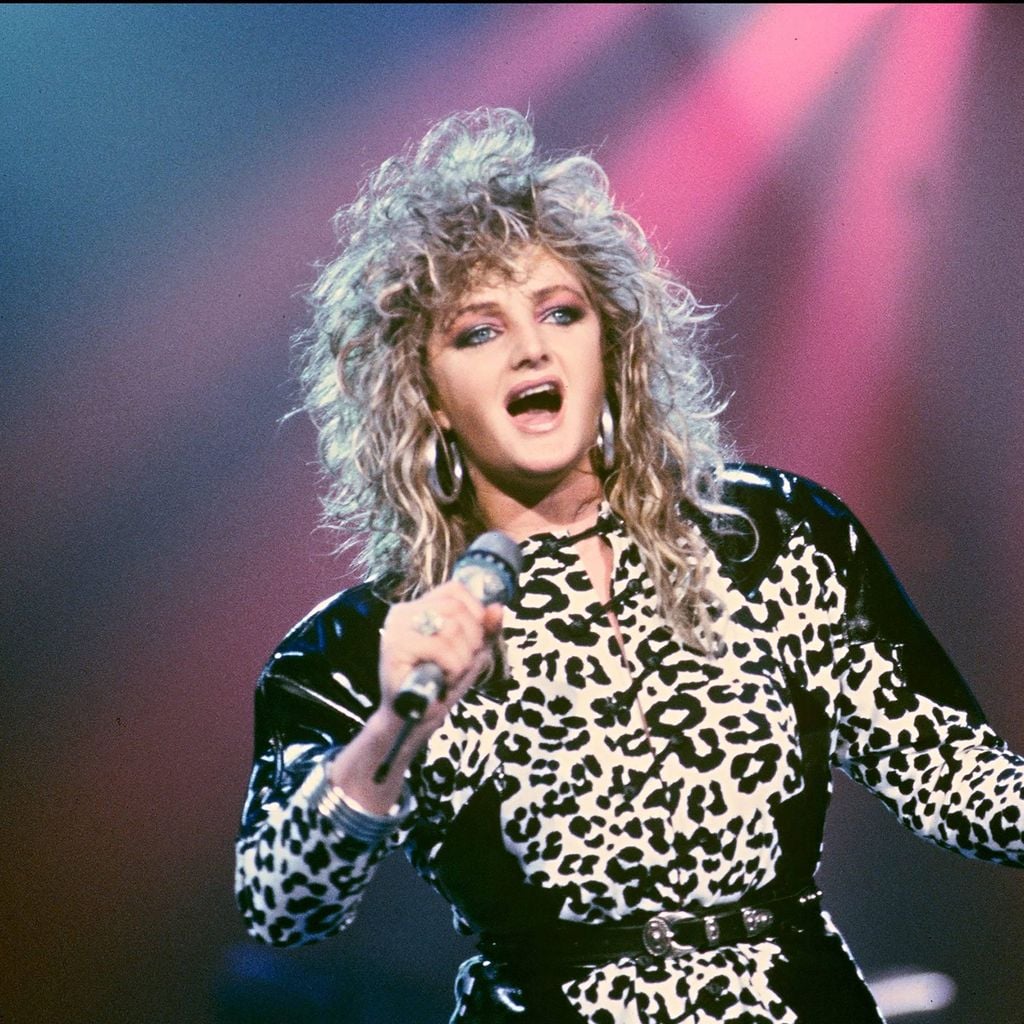 Bonnie Tyler bei einem Auftritt, 1987
