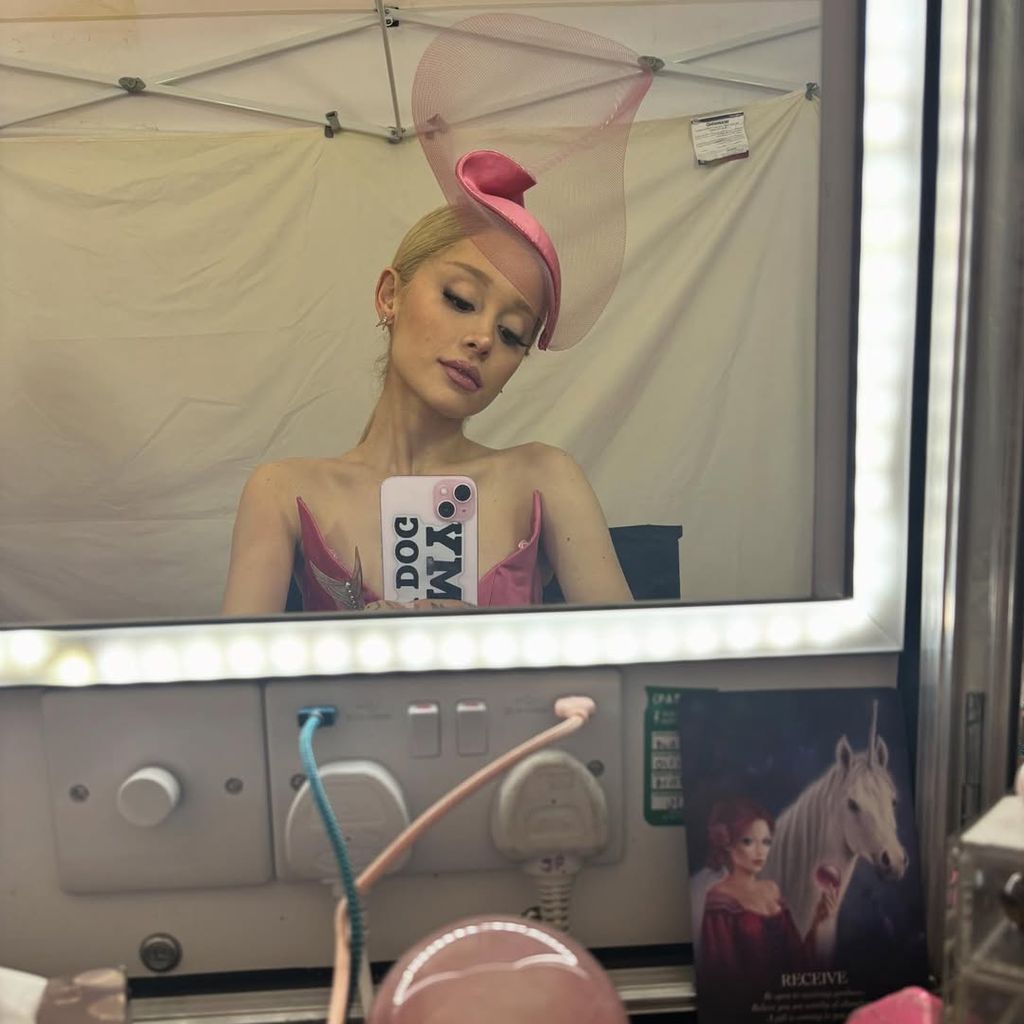 Ariana Grande hinter den Kulissen von "Wicked"