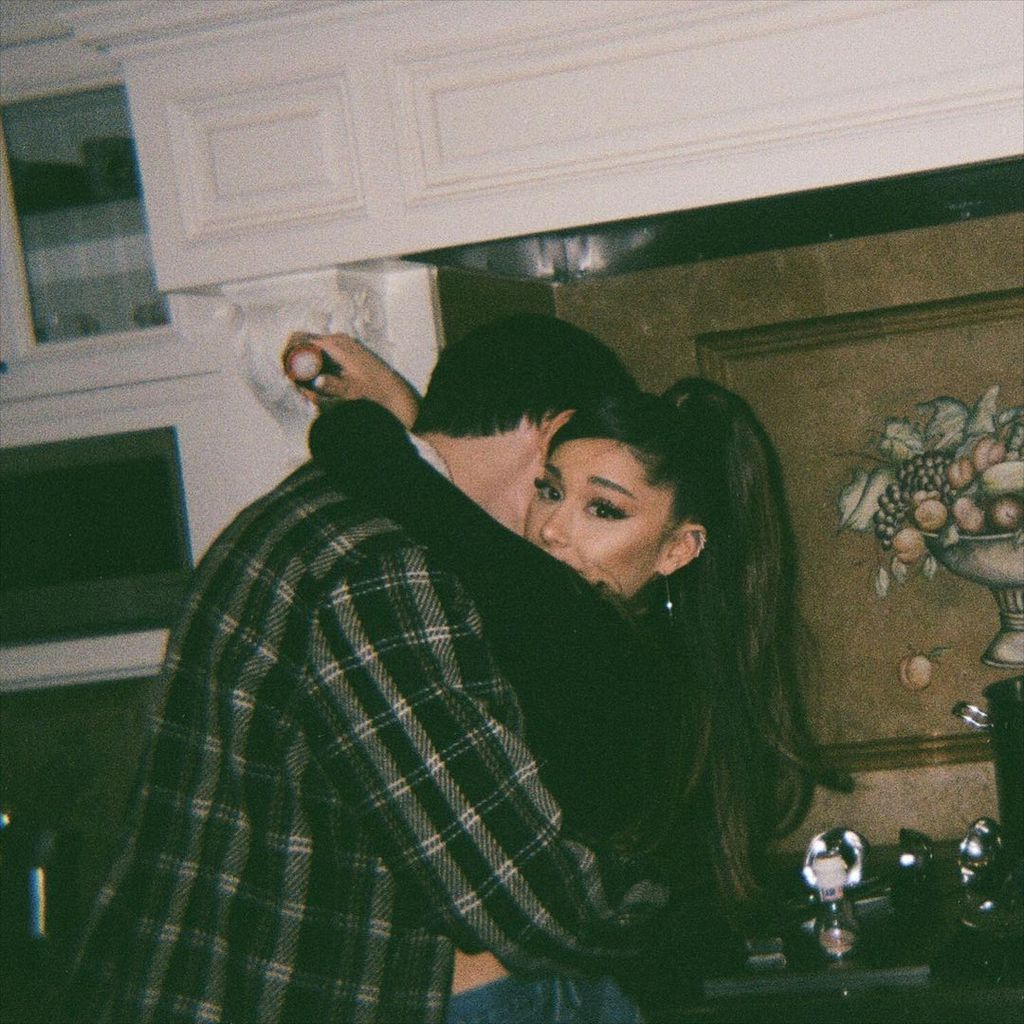 Ariana Grande mit ihrem Mann Dalton Gomez