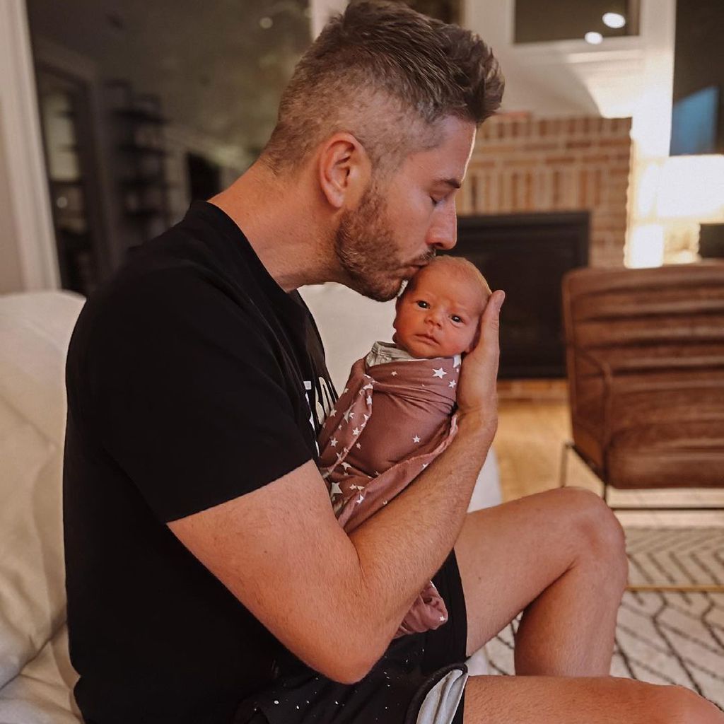 Arie Luyendyk, Jr. mit einem seiner Zwillinge