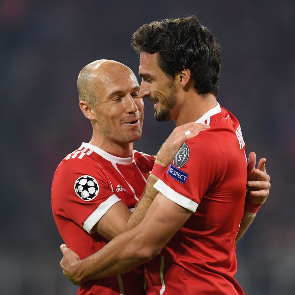 Arjen Robben und Mats Hummel, Fußballer beim FC Bayern München