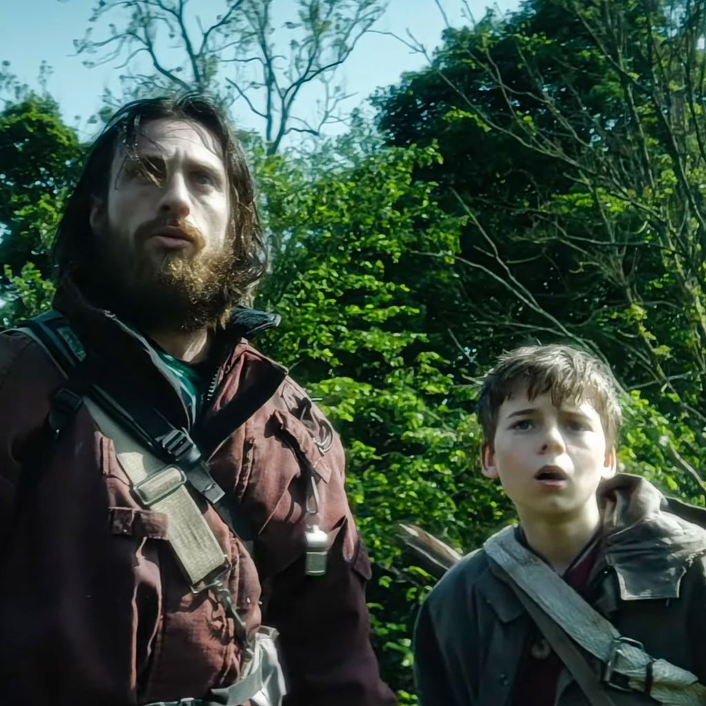 Aaron Taylor-Johnson und Alfie Williams in "28 Years Later"
