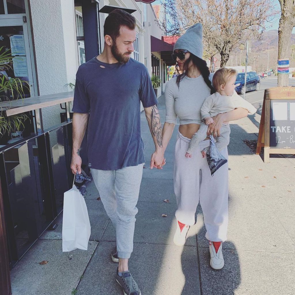 Artem Chigvintsev, Nikki Bella und ihr gemeinsamer Sohn Matteo im Januar 2021