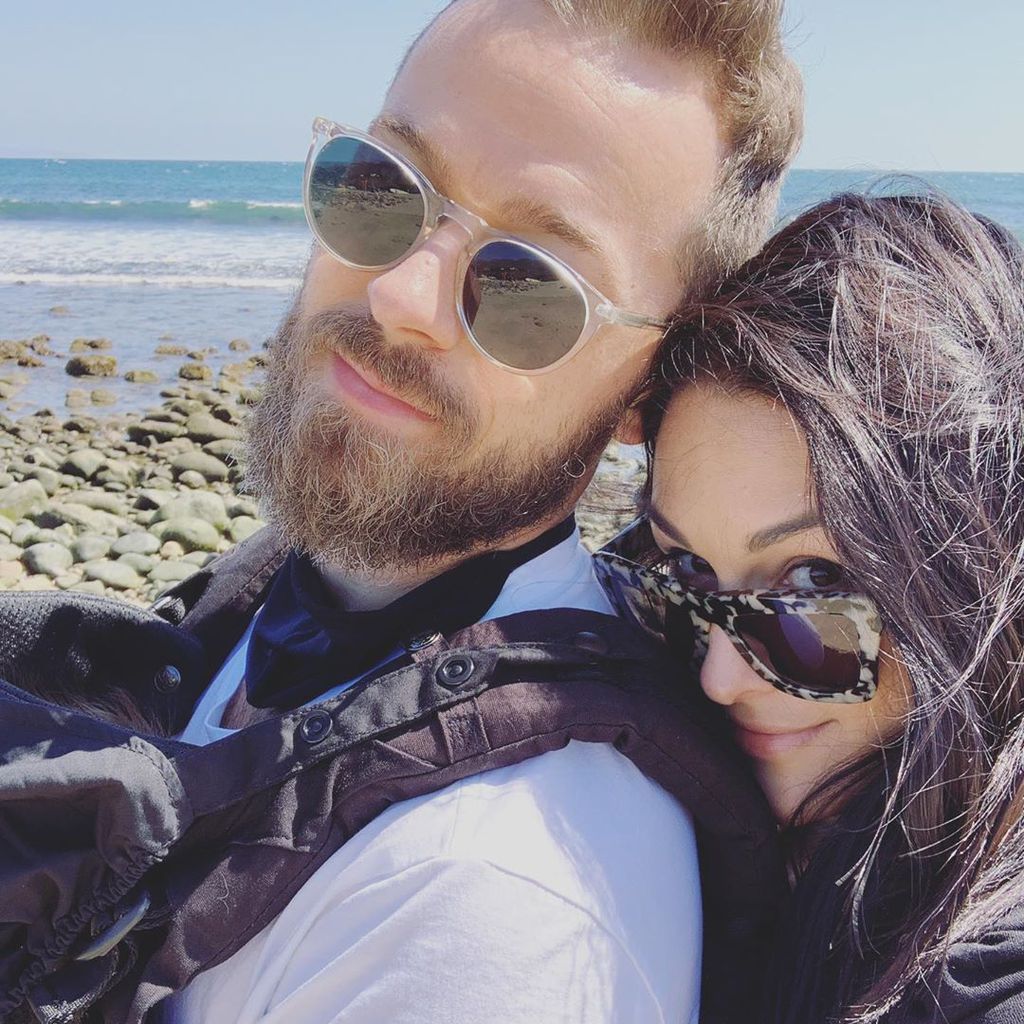 Artem Chigvintsev und Nikki Bella mit ihrem Sohn Matteo, September 2020
