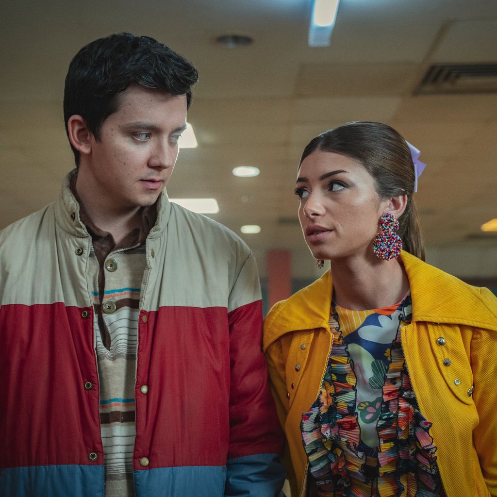 Asa Butterfield und Mimi Keene in "Sex Education"