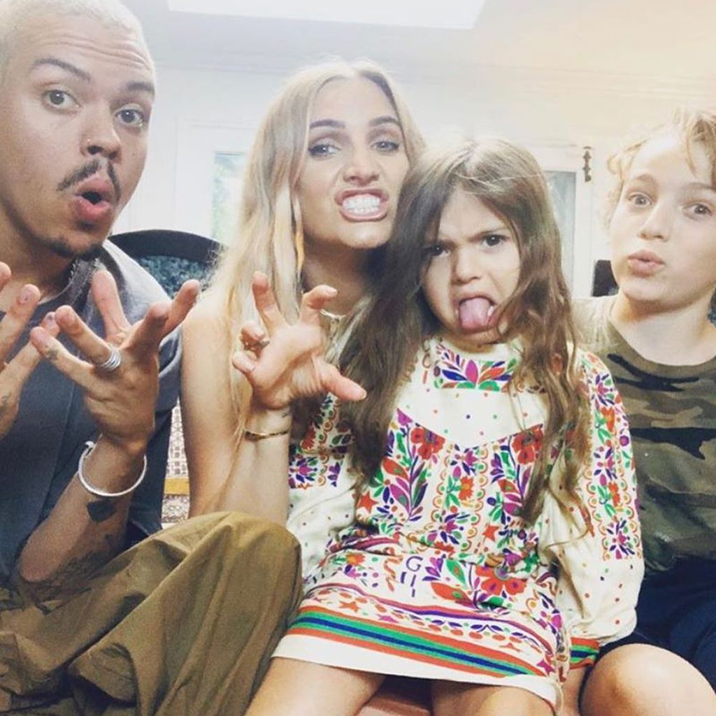 Ashlee Simpson mit ihrem Ehemann Evan Ross und den zwei Kindern Jagger Snow und Bronx