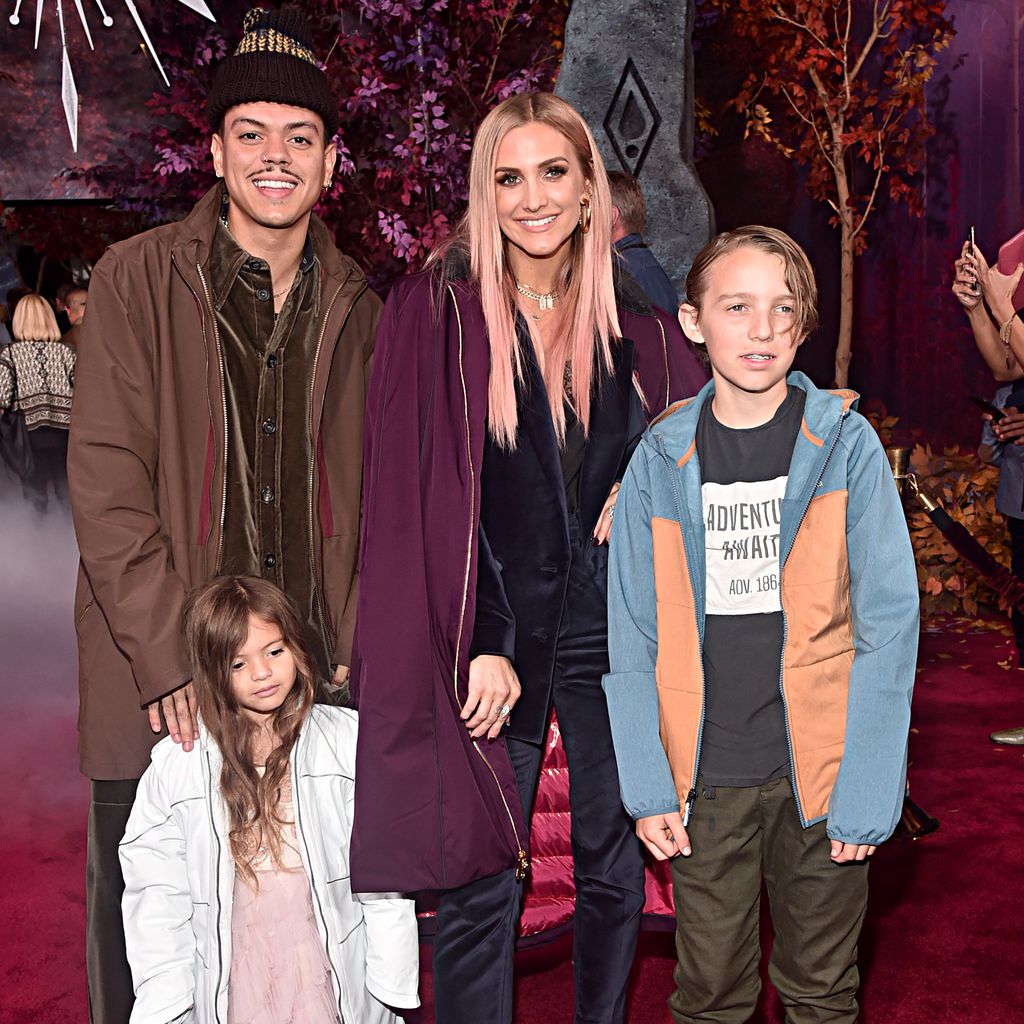 Ashlee Simpson mit Ehemann Evan Ross und ihren Kindern, November 2019