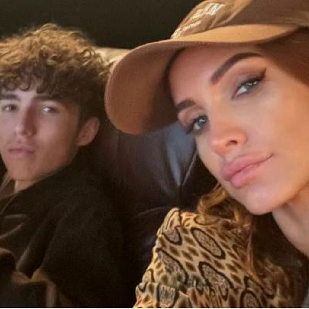 Ashlee Simpson (r.) mit ihrem Sohn Bronx