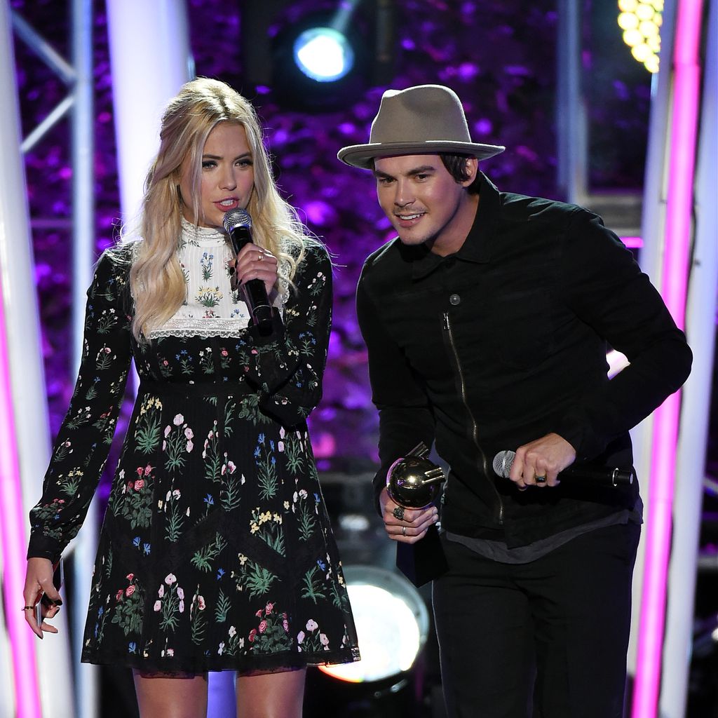 Ashley Benson und Tyler Blackburn, 2015