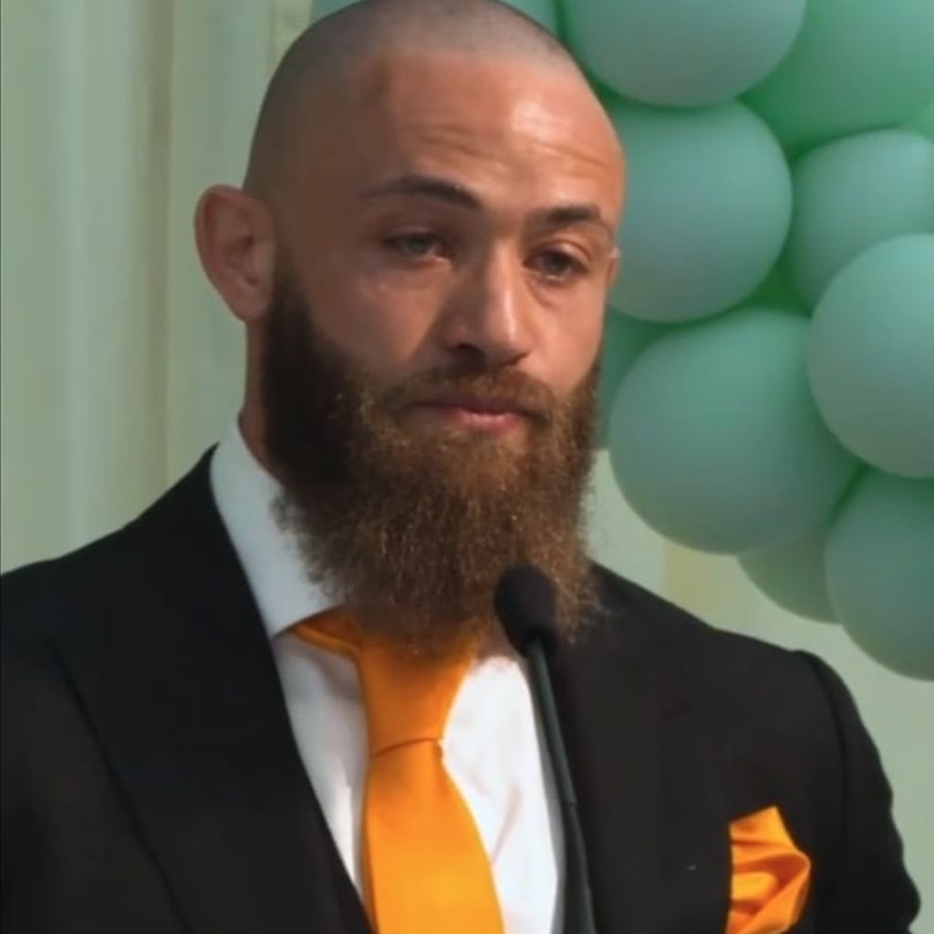 Ashley Cain bei Azaylias Beerdigung