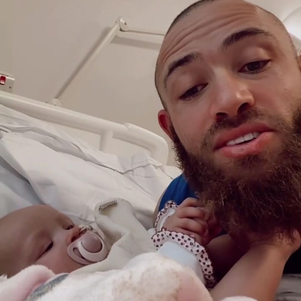 Ashley Cain mit seiner Tochter Azaylia