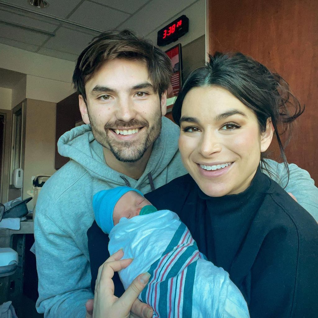 Ashley Iaconetti und Jared Haibon mit ihrem Sohn Dawson im Januar 2022