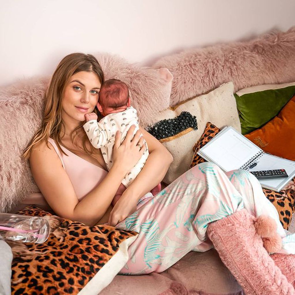 Ashley James mit ihrem Sohn