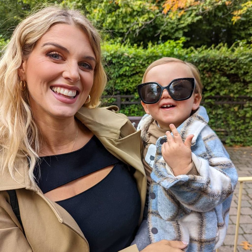 Ashley James mit ihrem Sohn Alfie