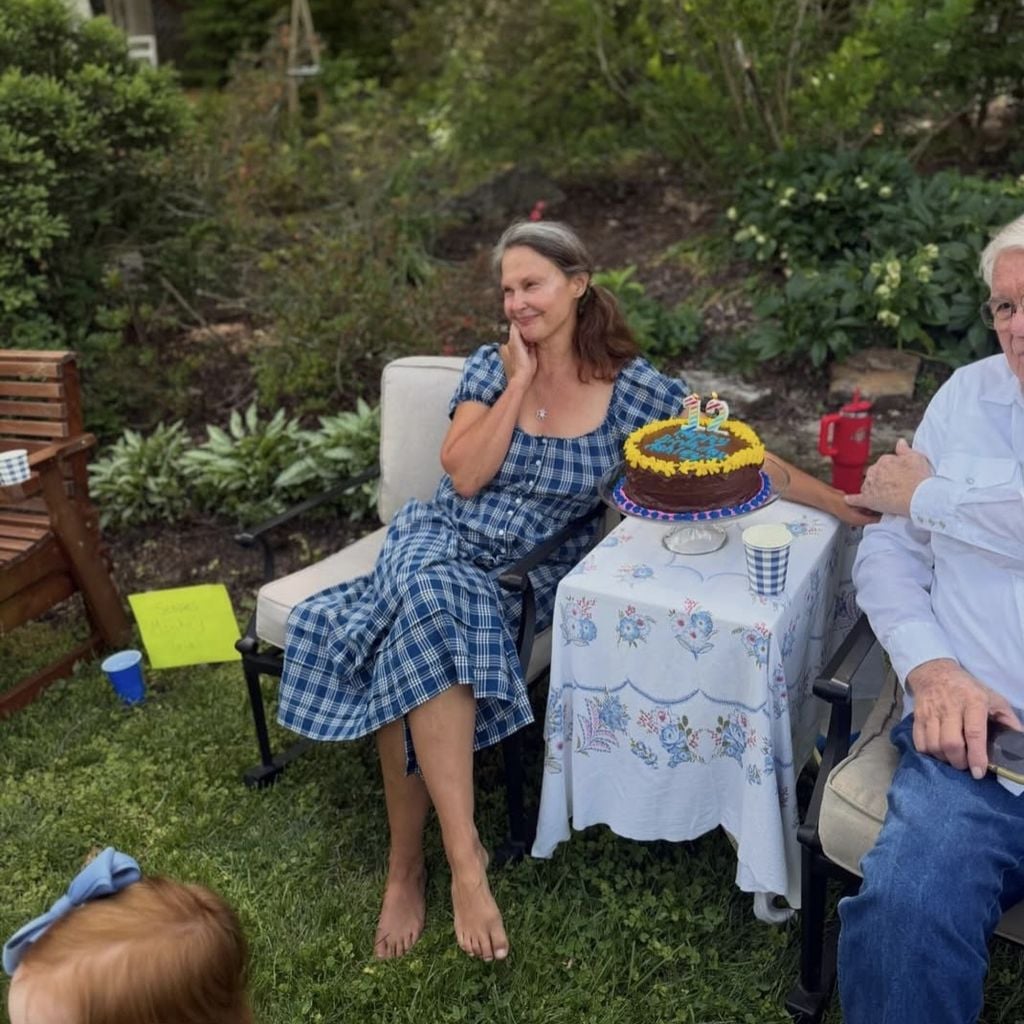 Ashley Judd feiert ihren inneres-Kind-Geburtstag, an dem sie ihre innere Zwölfjährige feiern lässt