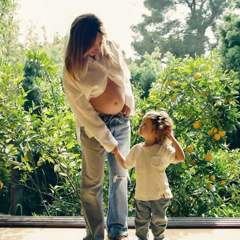 Ashley Tisdale, Sängerin, und ihre Tochter