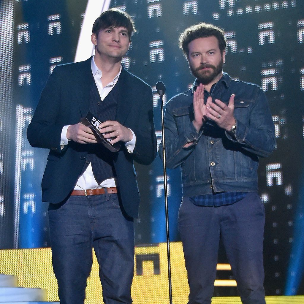 Ashton Kutcher und Danny Masterson bei den CMT Music Awards 2017