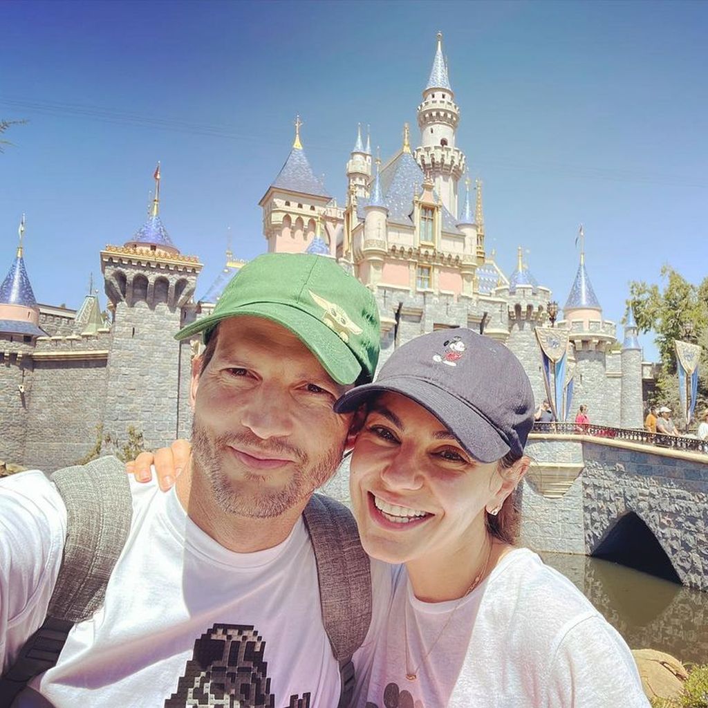 Ashton Kutcher und Mila Kunis im Disneyland, September 2022