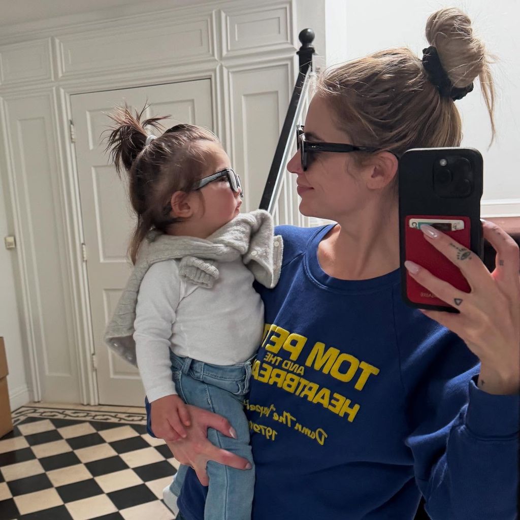 Schauspielerin Ashley Benson und ihre Tochter Aspen