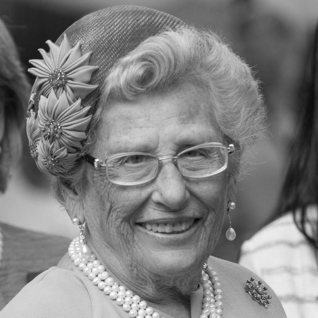 Astrid von Norwegen, Schwester von König Harald