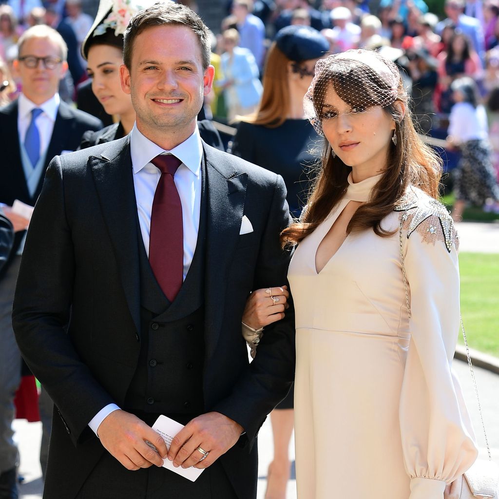 Patrick J. Adams und Troian Bellisario im Mai 2018