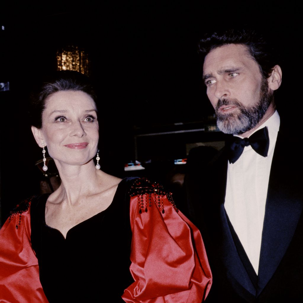 Audrey Hepburn und Robert Wolders bei einer Benefizparty in Paris 1985