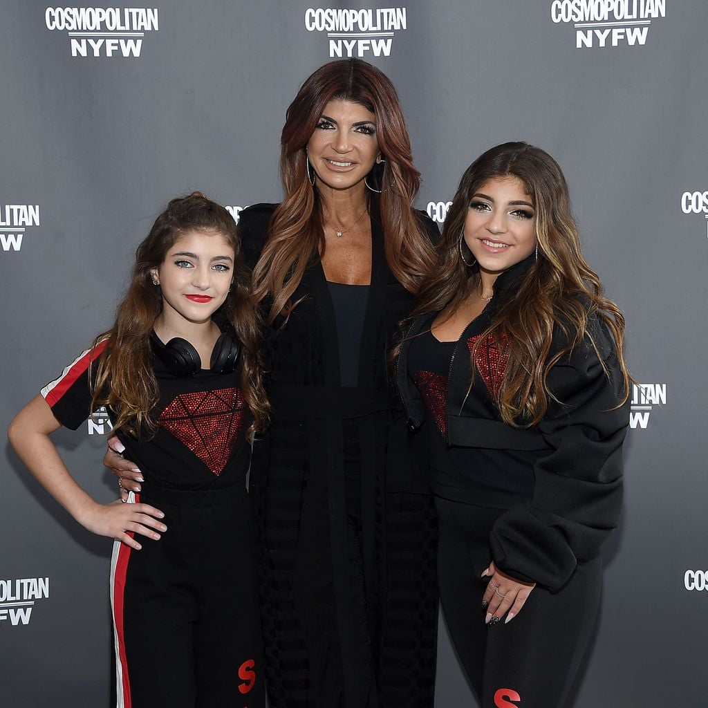 Audriana Giudice, Teresa Giudice und Milania Giudice bei der Cosmopolitan NYFW-Show in Tribeca 360 während der New York Fashion Week.