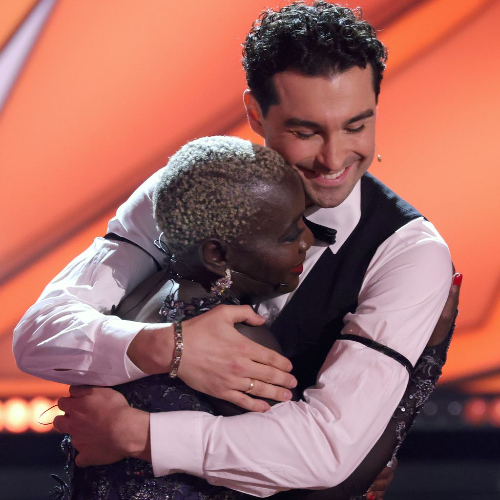 Auma Obama und Andrzej Cibis bei "Let's Dance"