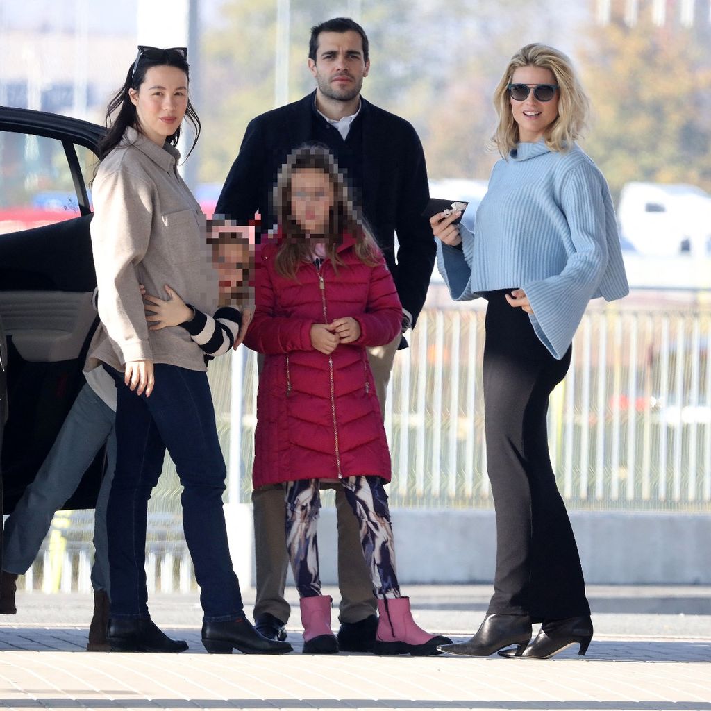 Aurora Ramazzotti mit Sole und Celeste Trussardi, Michelle Hunziker und Goffredo Cerza in Sorego