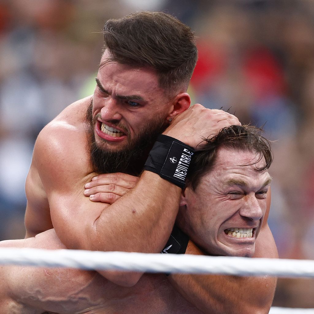 Austin Theory und John Cena im April 2023 bei WrestleMania
