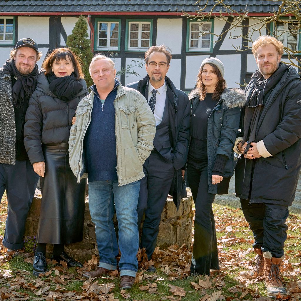 Axel Prahl und Jan Josef Liefers (Mitte) in "Die Erfindung des Rades"