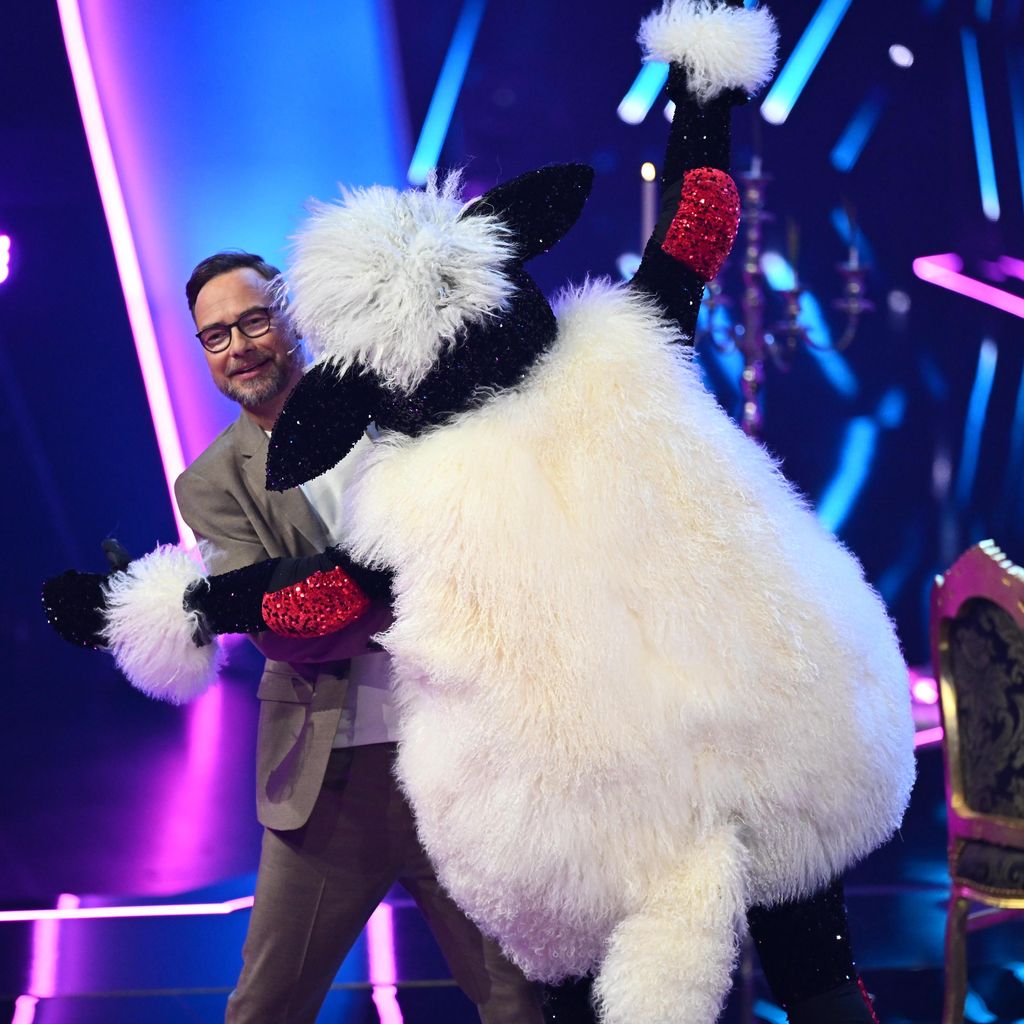 Matthias Opdenhövel und Axel Schulz bei "The Masked Dancer"