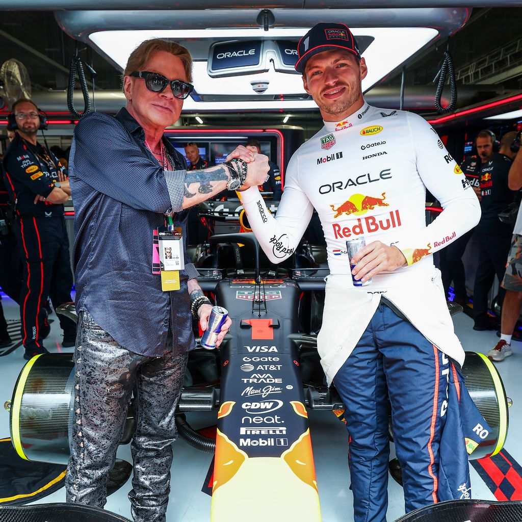Axl Rose und Max Verstappen im Rennstall von Red Bull beim Formel 1 Großen Preis von Ungarn