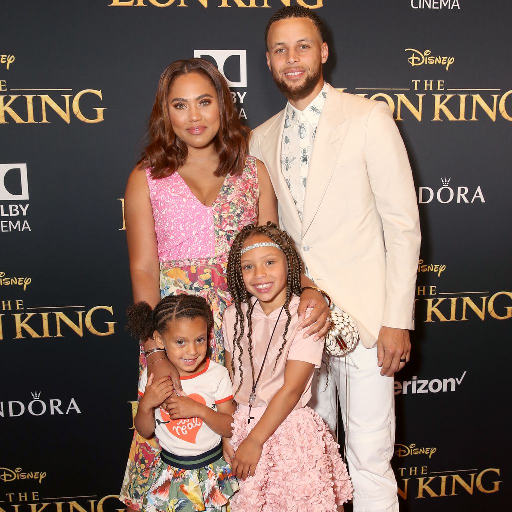 Ayesha und Stephen Curry mit ihren Kindern Ryan und Riley
