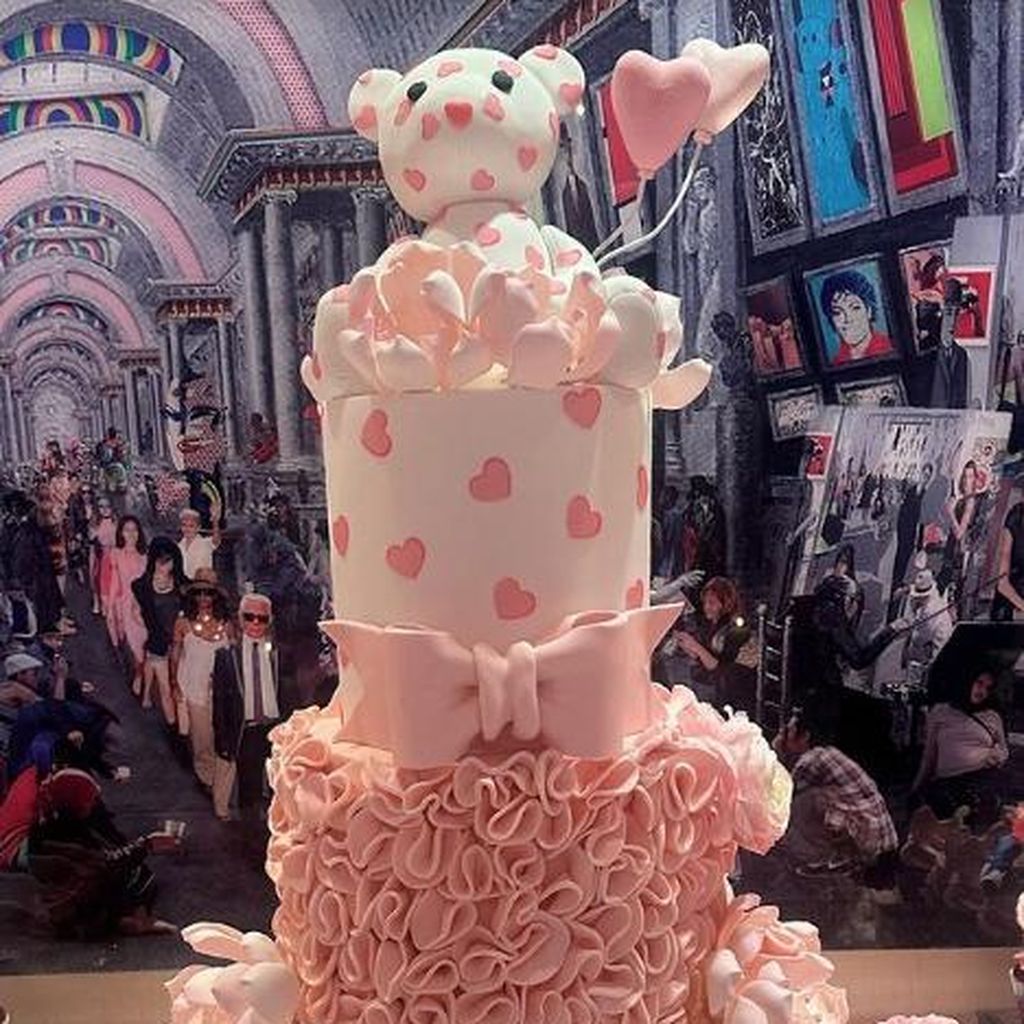 Baby-Torte von Ashley Benson und Brandon Davis