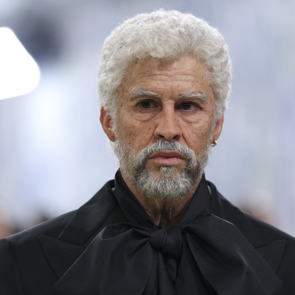 Bad Bunny bei der Met Gala 2026 im Metropolitan Museum of Art in New York