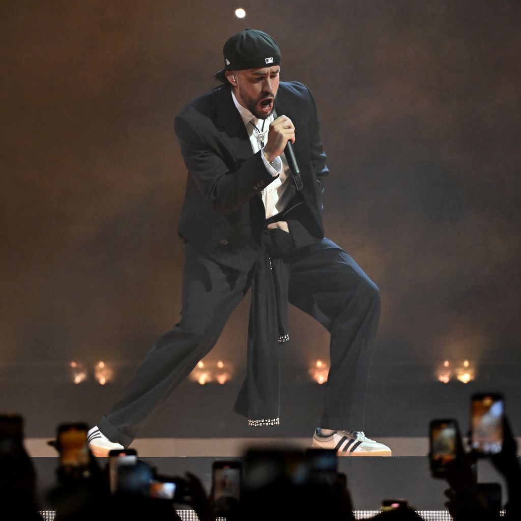 Bad Bunny, Sänger