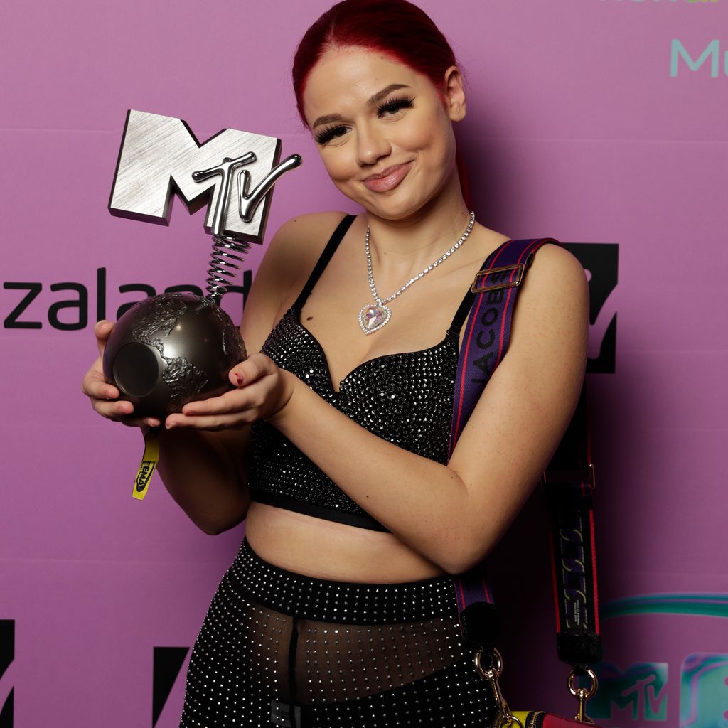 Badmómzjay bei den MTV EMAs, 2021