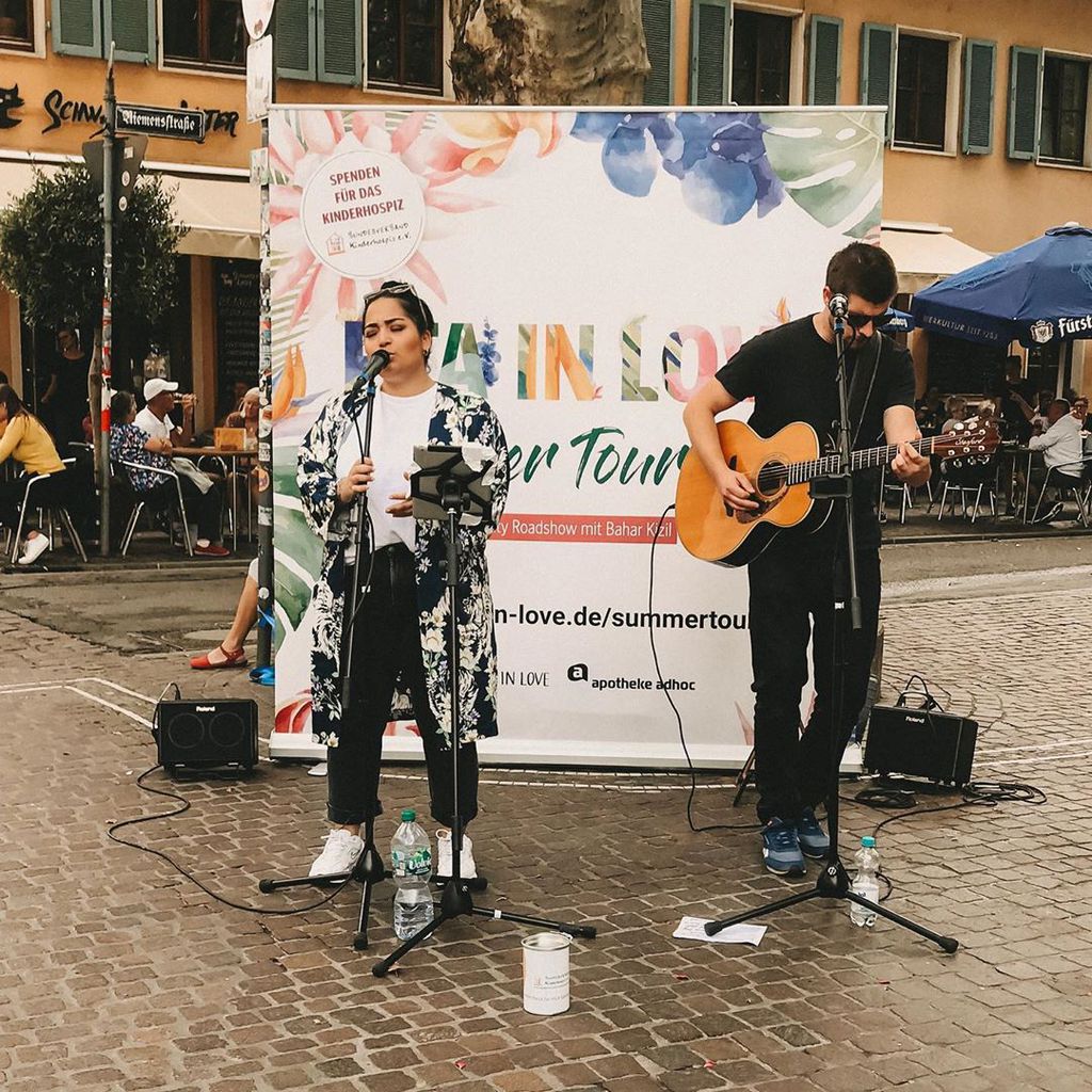 Sängerin Bahar 2019 in Freiburg im Breisgau