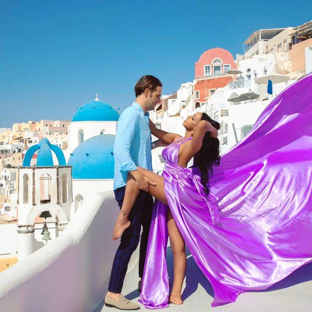 Bahati Venus mit Freund Marzio auf Santorini