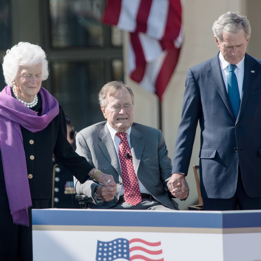 Barack Obama, Barbara, George H. W. und George W. Bush