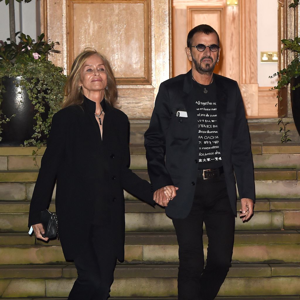Barbara Bach und Ringo Starr vor den Abbey Road Studios im September 2019