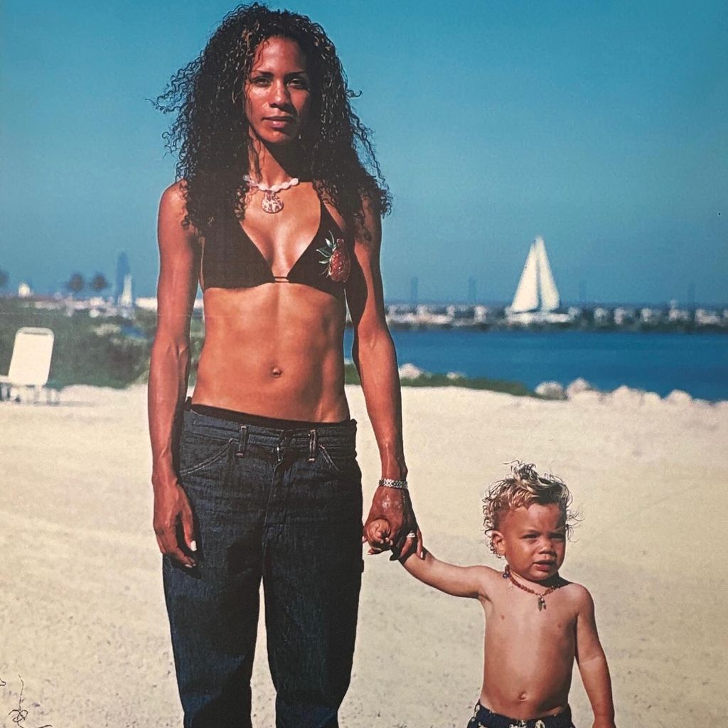 Throwback-Foto von Barbara Becker und ihrem Sohn Elias
