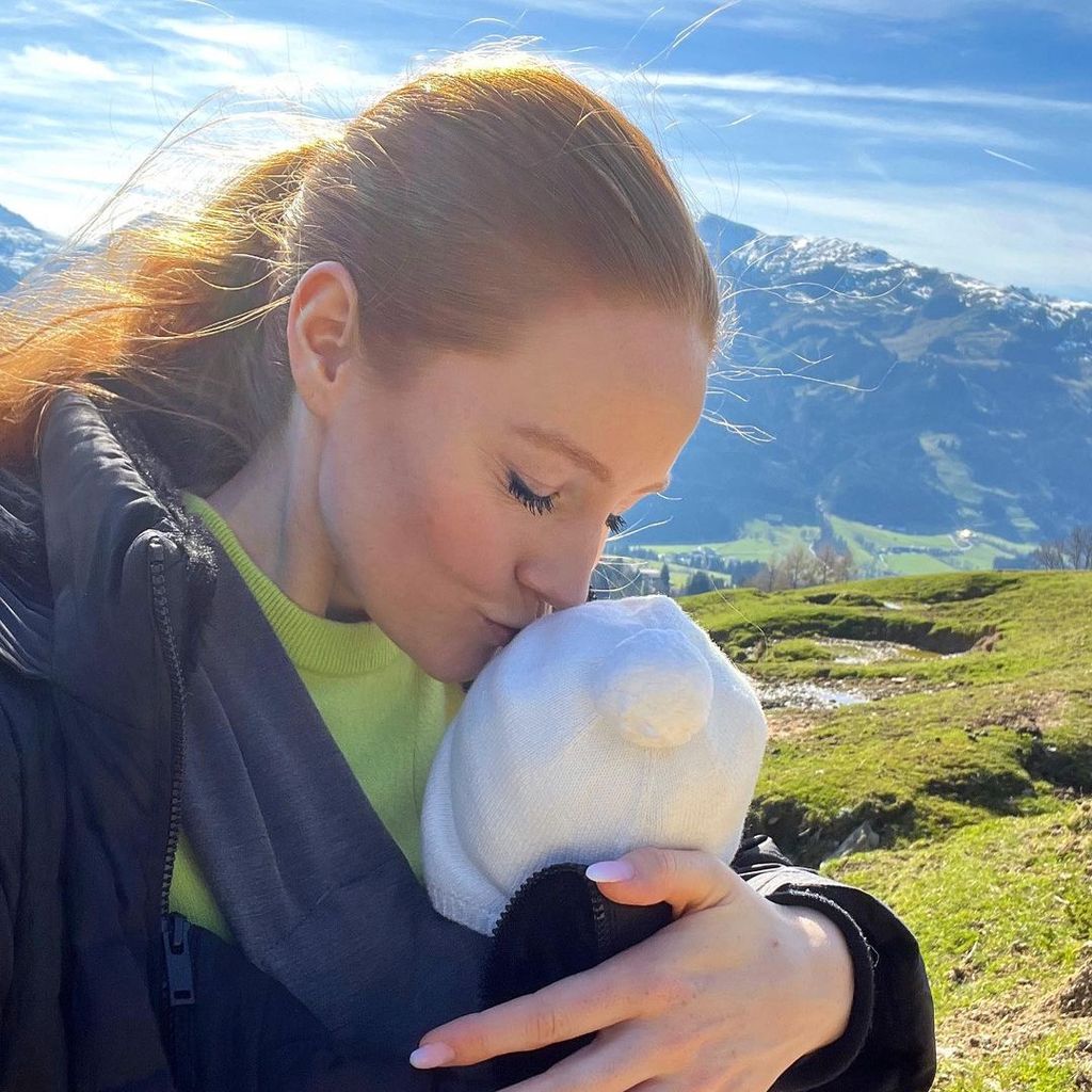 Barbara Meier mit ihrem Baby