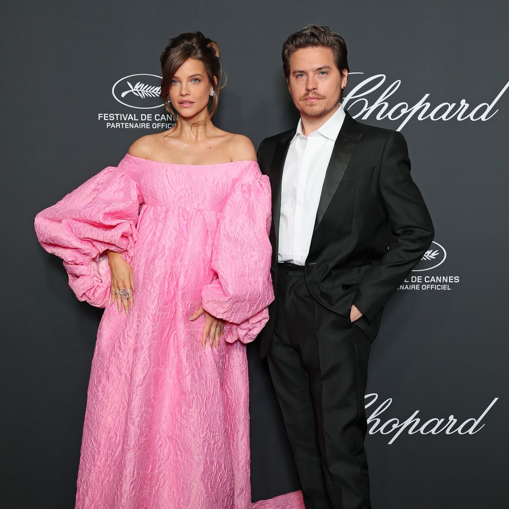 Barbara Palvin und Dylan Sprouse beim Chopard Trophy Photocall beim 79. Cannes Film Festival am Carlton Beach