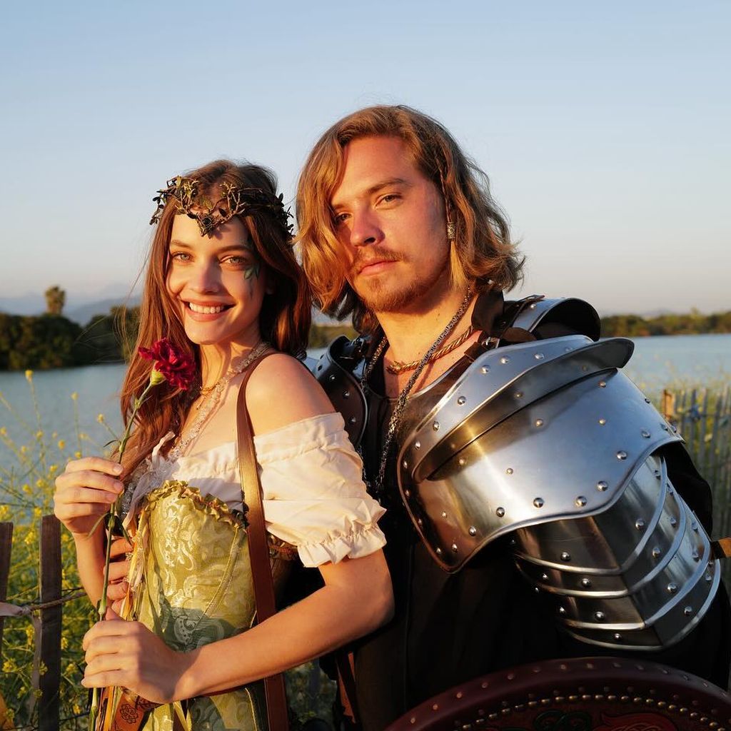 Barbara Palvin und Dylan Sprouse bei der Renaissance Pleasure Faire