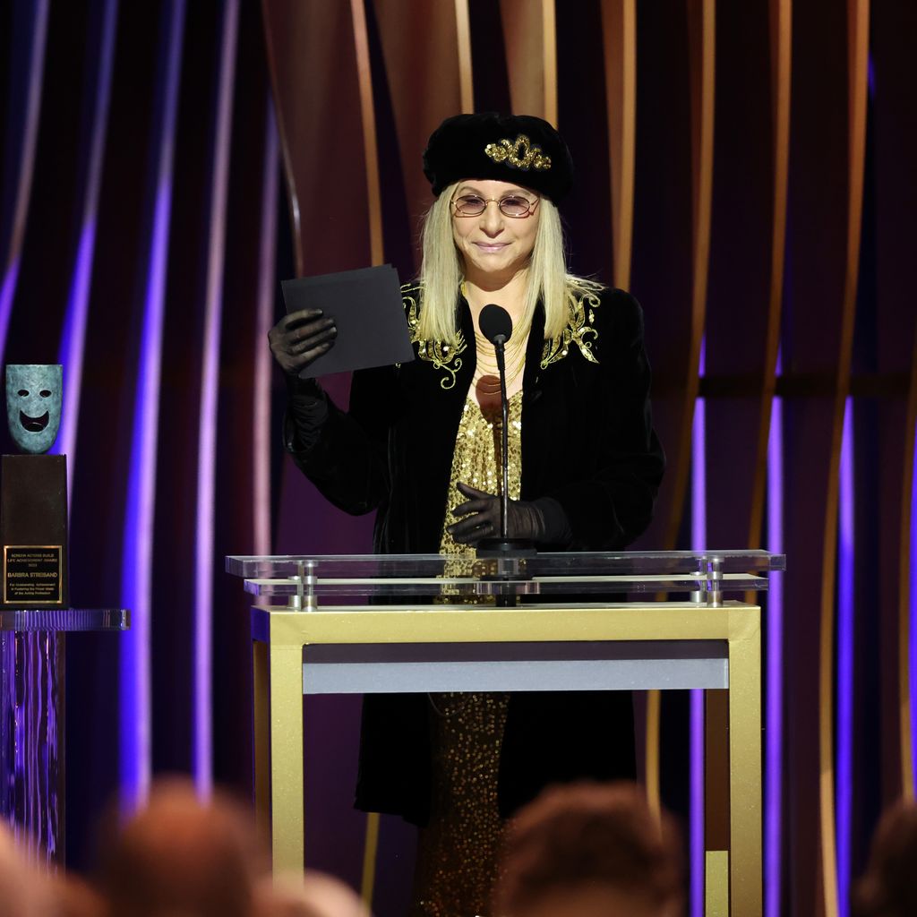 Barbra Streisand bei den 30. Screen Actors Guild Awards in Los Angeles