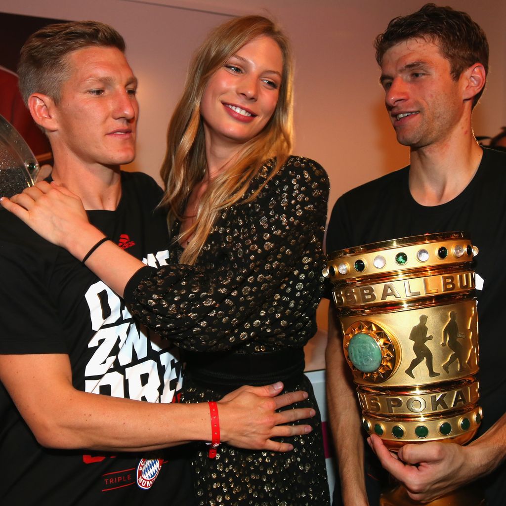 Bastian Schweinsteiger, Thomas Müller und Sarah Brandner